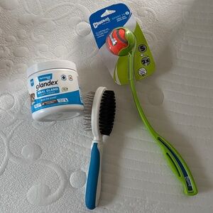 Glandex Peanut Butter Flavored Anal Gland Soft Chews for Dogs & Brush